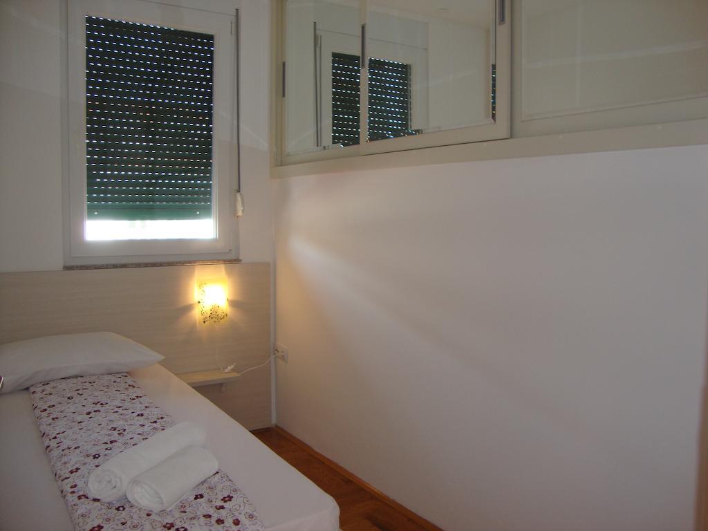 Apartments Marina Vodice Oda fotoğraf