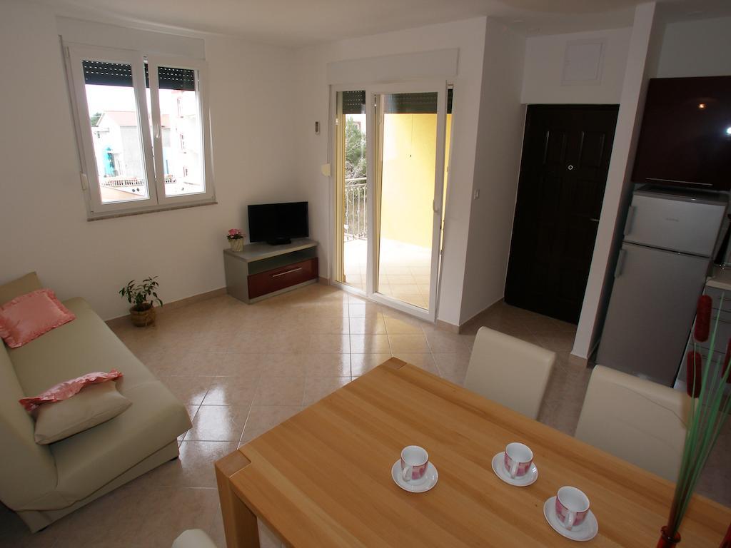 Apartments Marina Vodice Oda fotoğraf