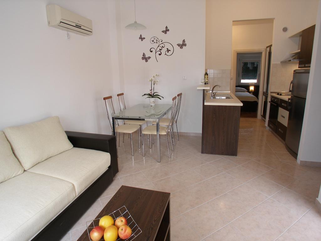 Apartments Marina Vodice Oda fotoğraf